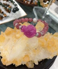 Hồ ly đá Ruby