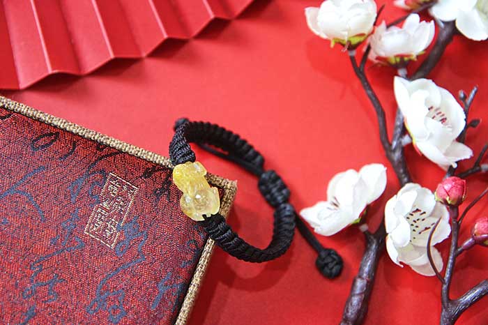 Chọn màu sắc thích hợp cho tết dây phong thủy
