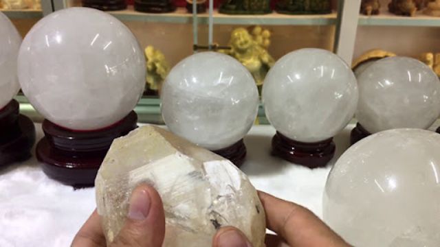 Top 10 loại đá phong thủy cho hành Thủy để thu hút tài lộc