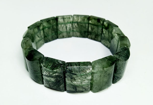 Ý nghĩa phong thủy của thạch anh tóc xanh