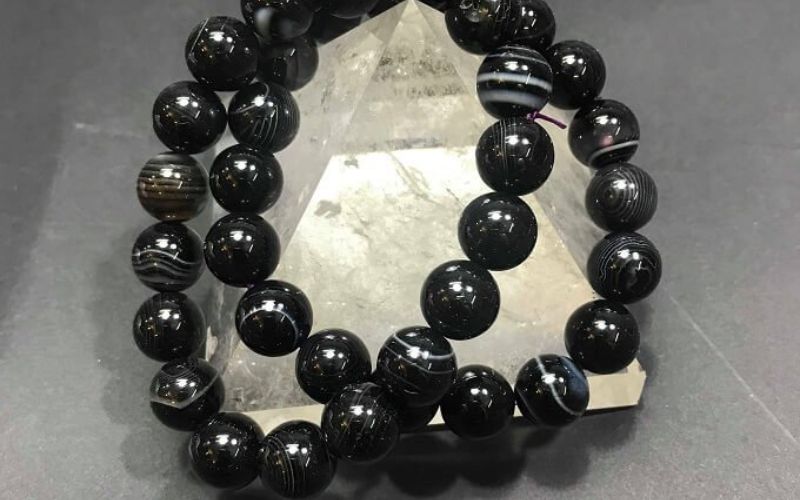 12 loại đá đen phong thủy nổi tiếng nhất