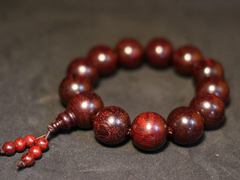 Vòng tay 13 hạt có ý nghĩa gì?