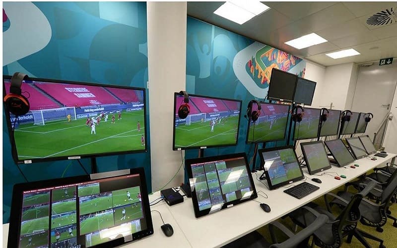 Công nghệ VAR là gì? Mục đích của công nghệ VAR trong bóng đá là gì?