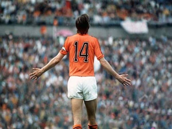 Tìm hiểu số áo Johan Cruyff từng mặc trong sự nghiệp