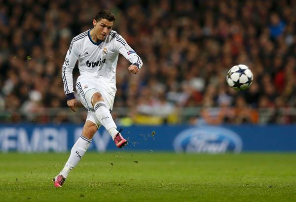 Sút bóng đúng tư thế Cách tăng lực sút bóng và cải thiện độ chính xác