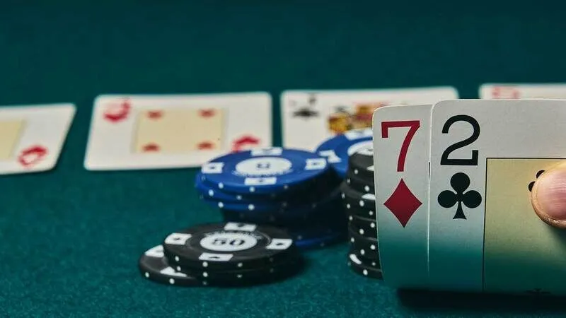 Khái niệm Poker Bluff là gì