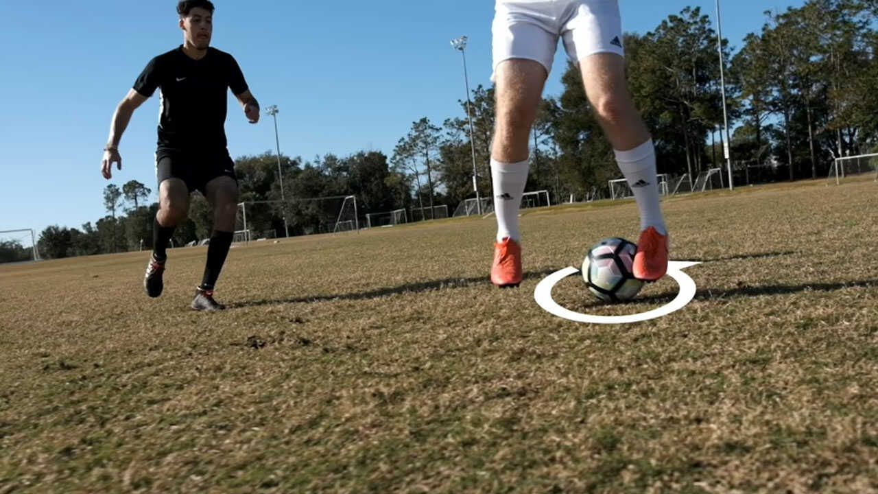 Khám Phá Kỹ Thuật Free Kick Chip Pass Và Cách Thực Hiện Tốt
