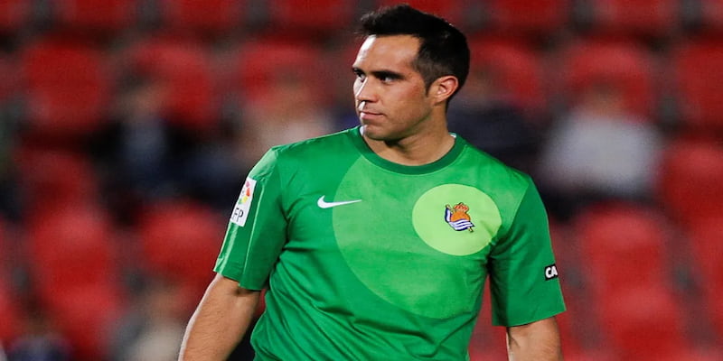 Claudio Bravo - Chàng Thủ Môn Huyền Thoại Người Chile