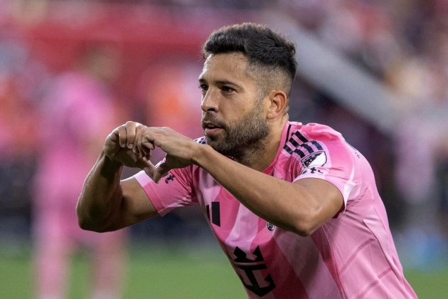 CHÍNH THỨC! Sau Busquets, tới lượt Jordi Alba giải nghệ